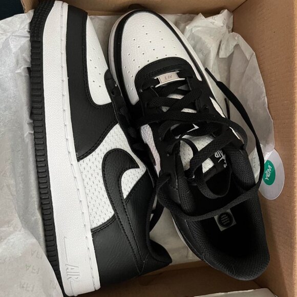 Nike Air Force 1 GS shoes - Picture 2 of 5